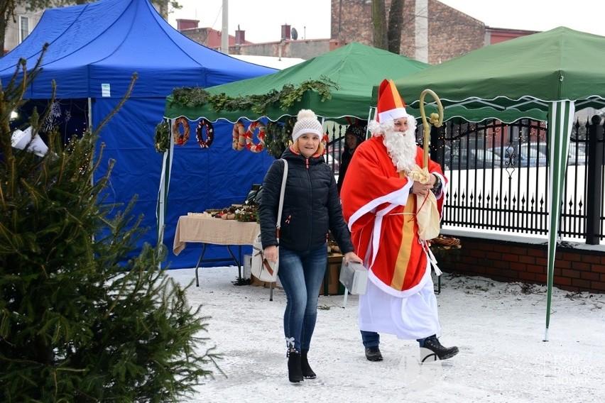 I Strzemieszycki Jarmark Bożonarodzeniowy. Na stoiskach...