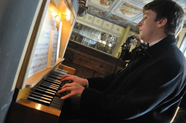 - Uważam, że można dać czadu na tych organach - stwierdził po pierwszym występie Michał Markuszewski, organista, absolwent warszawskiej Akademii Muzycznej 