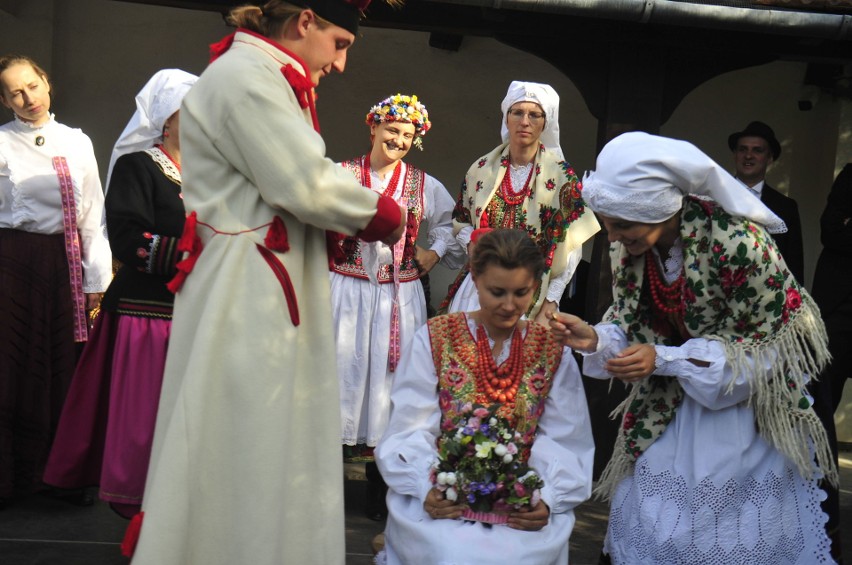 Czepiny w Rydlówce: orszak weselny i zapomniane pieśni [GALERIA]