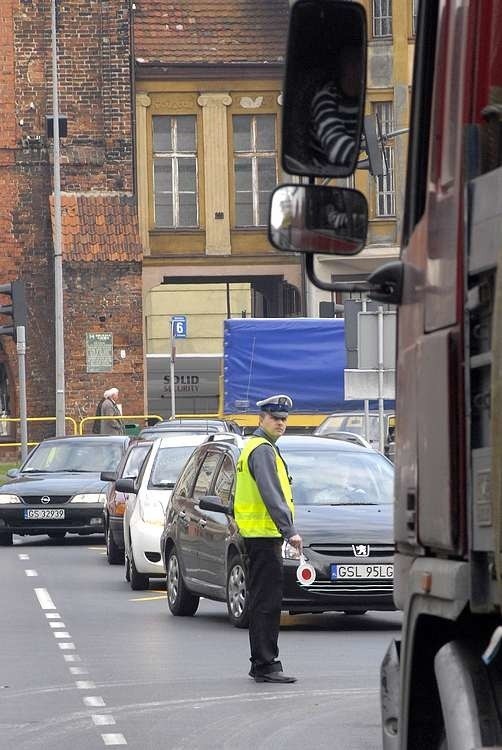 Wczoraj zamknieto ulice Tuwima, jedną z glównych dróg...