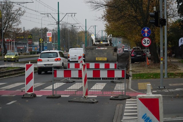 Remonty nawierzchni na Warszawskiej i Strzeszyńskiej - tam dziś tworzą się korki