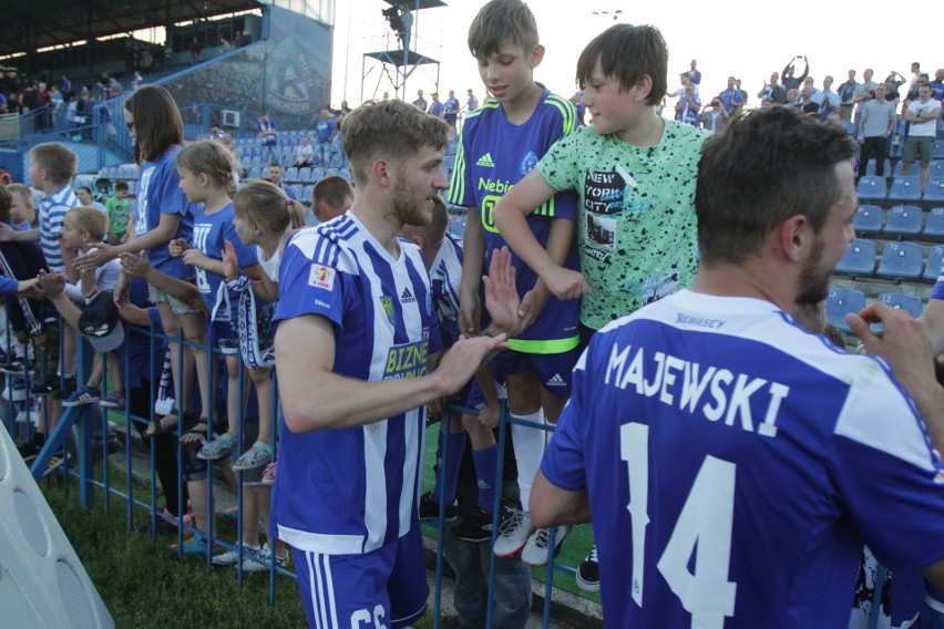 Ruch Chorzów - GKS Katowice 1:0. Tak cieszyli się kibice i piłkarze Niebieskich ZDJĘCIA