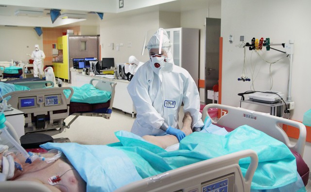 W szpitalu "covidowym" w Grudziądzu przebywają pacjenci z całego województwa chorujący na COVID-19