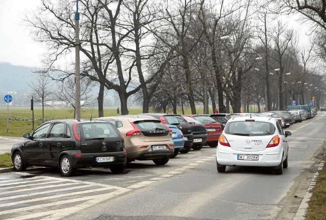 Od 1 lutego koniec z nieograniczonym parkowaniem na al. 3 Maja