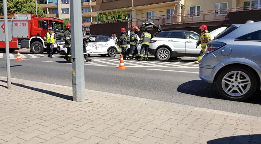 Białystok. Karambol na Mickiewicza. Trzy osoby poszkodowane [ZDJĘCIA]