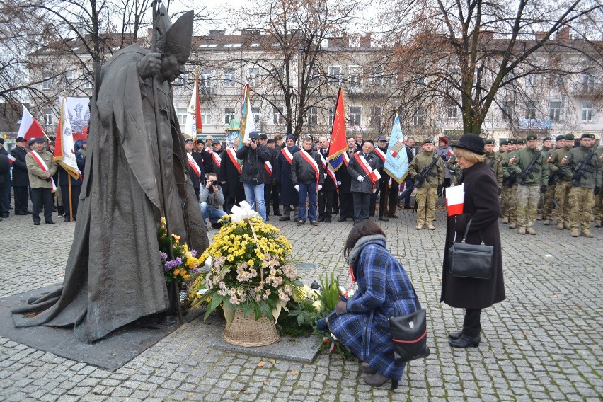 Święto Niepodległości w Częstochowie. Msza święta w Archikatedrze i marsz aleją NMP [ZDJĘCIA]