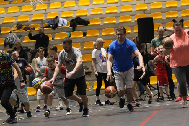 Rodzinny trening zorganizowany przez Kangoo Basket odbył się 6 stycznia.