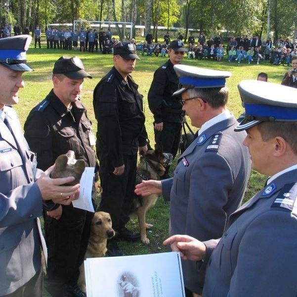 Moment wręczenia nagród podczas X Kynologicznych Mistrzostw Polski w Sułkowicach