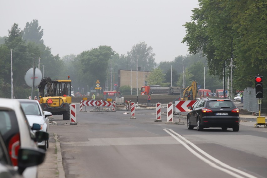 Rondo przy stadionie Górnika zyskało nawierzchnię. Prace...