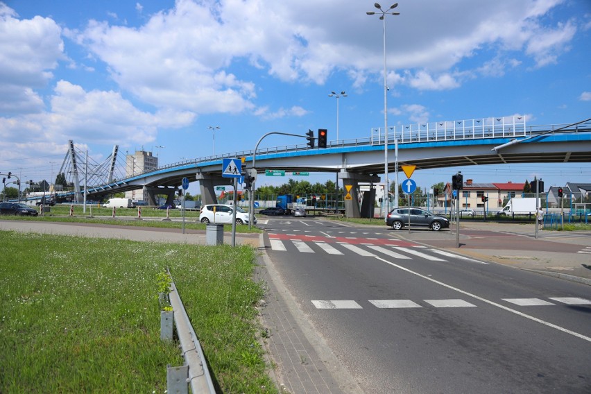 Toruń. Zmiany na pl. Daszyńskiego po zakończeniu remontu starego mostu