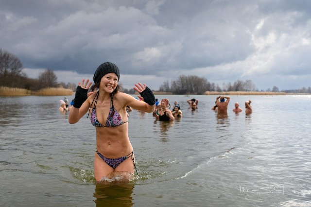 Niedzielna kąpiel morsów z Dębowej.