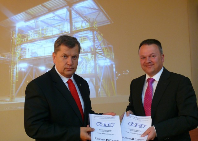 Końcowy protokół podpisali prezes Zachemu Konrad Mikołajski oraz prezes Zarządu  CAC Chemnitz Joerg Engelman.