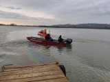 29-latek z Sandomierza na zalewie w Strzegocicach spadł ze skutera. Trwają jego poszukiwania 
