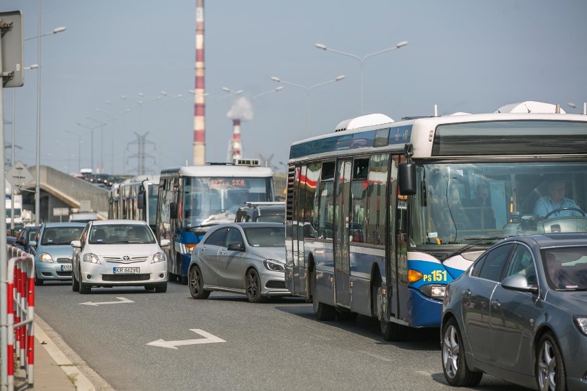 - Zwężenie na ul. Powstańców Wielkopolskich miało zniknąć w...