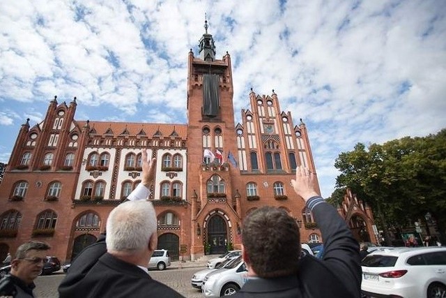 Kto sięgnie po władzę w Słupsku. Chętnych jest sporo. Maciej Kobyliński wciąż zaprzecza, że będzie kandydował na prezydenta miasta ponownie.