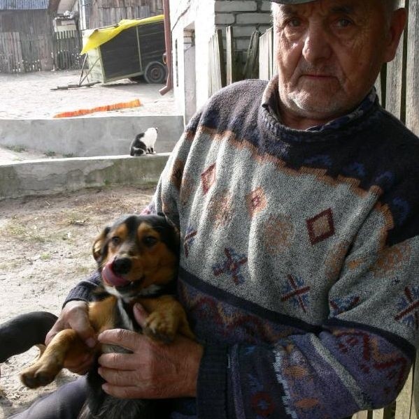 Pan Bronisław ze swoim psem