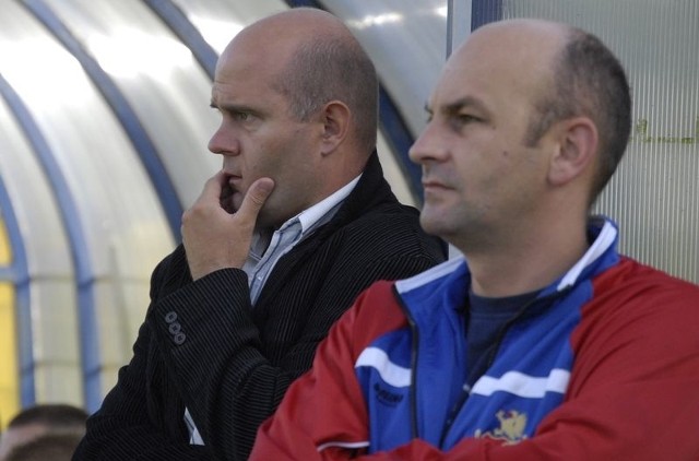 Tadeusz Szczepkowski (pierwszy z prawej) spojrzenia na profesjonalny futbol uczył się chociażby od Wojciecha Polakowskiego, trenera Gryfa 95 Słupsk.