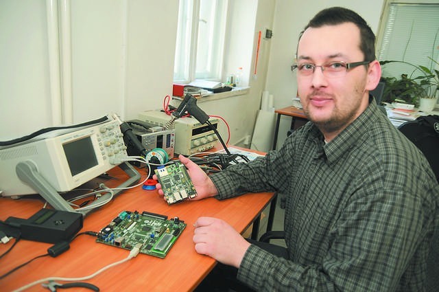 Leszek Wydźgowski - fizyk z Torunia był pierwszym stypendystą Apatora. Teraz jest także pracownikiem naukowym UMK.