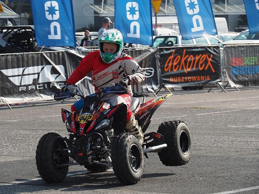 Piknik Offroad w Pasażu Łódzkim. Były quady, motocykle, samochody terenowe i drony ZDJĘCIA