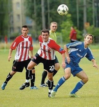 Konrad Cebula (w środku) w meczu z Bruk-Betem Fot. Michał Klag