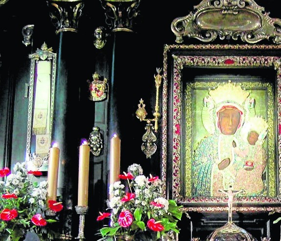 Pas sutanny, szczególna relikwia Jana Pawła II na Jasnej Górze w 35 lat po  zamachu na papieża | Dziennik Zachodni