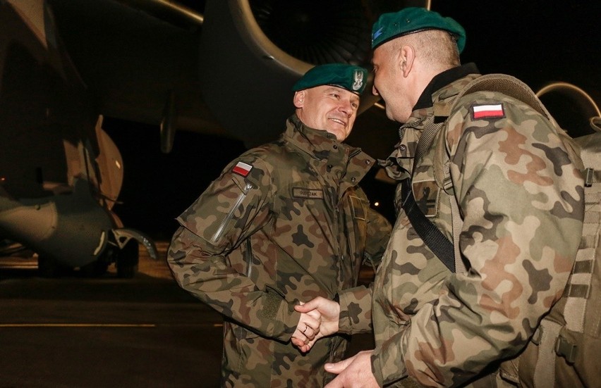 Ponad 100 żołnierzy XI zmiany Polskiego Kontyngentu Wojskowego Afganistan wyleciało ze Szczecina do Afganistanu
