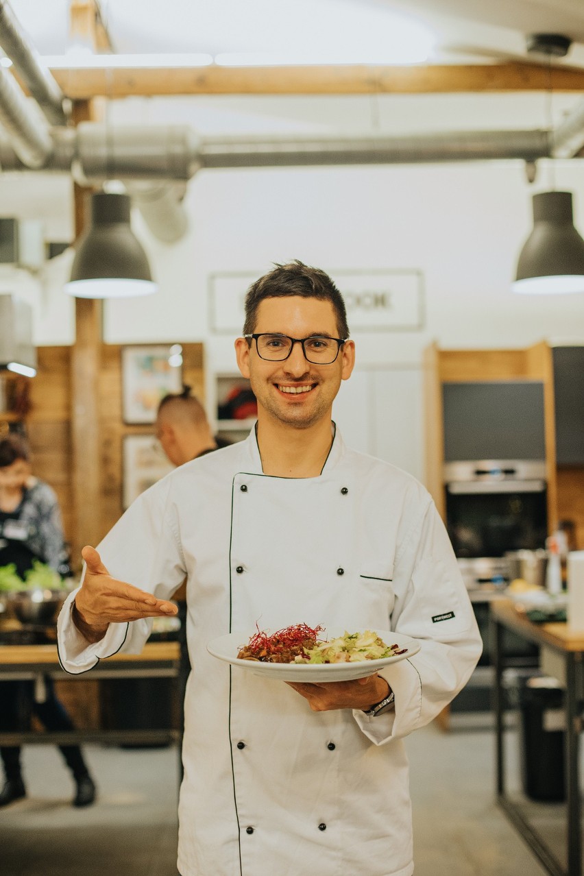 Dania przygotuje szef kuchni – Aleksander Michalski