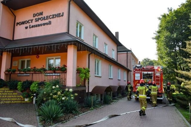 W Domu Pomocy Społecznej w Lesznowoli w gminie Grójec odbyły się ćwiczenia akcji ratowniczej podczas pożaru.