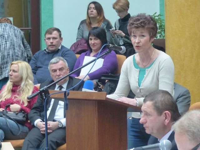 Zamykając szkołę dokonujecie eutanazji osiedla Pogorzałe - mówiła nauczyciel Mirosława Staniec.