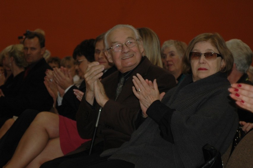 Andrzej Wajda w gimnazjum w Rudnikach. Zdjęcia z 2009 i 2014...