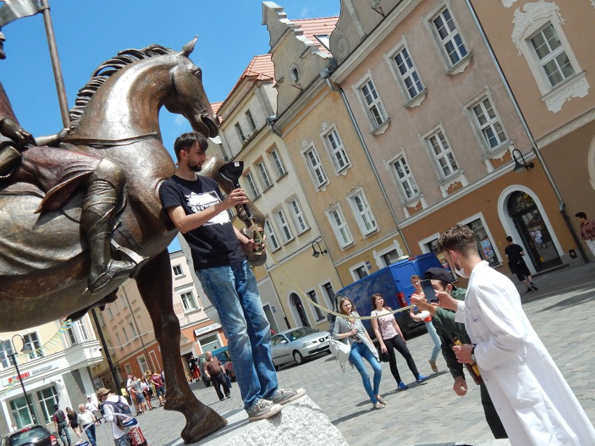 Żakinada na opolskim Rynku.