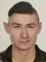 Zaginął Łukasz Szacmajer z Nysy. Policja prosi mieszkańców o pomoc. "Zaginiony ma 22 lata, wagi około 80 kg, włosy krótkie"