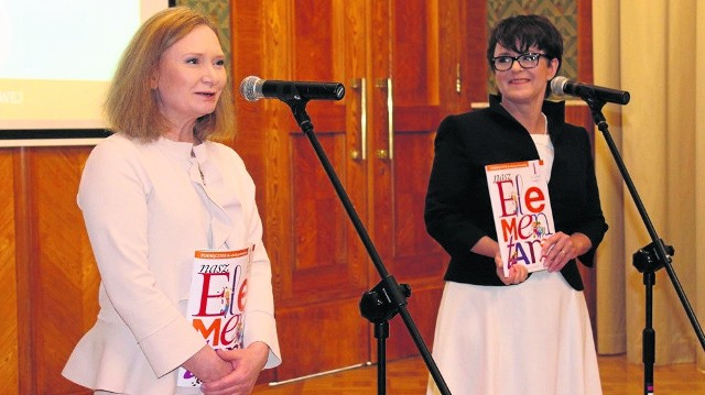 Maria Lorek, autorka darmowego elementarza i Joanna Kluzik-Rostkowska, minister edukacji narodowej, 17 kwietnia przedstawiły pierwszą z czterech części darmowego podręcznika