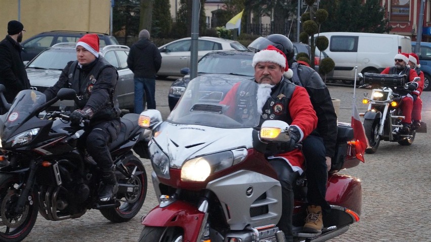 Kłobuck: Tłumy na otwarciu lodowiska i uruchomienia...