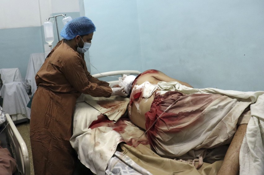 Afganistan. Zamach w Kabulu: zamachowiec wysadził się koło lotniska. Zginęło co najmniej 170 osób, wśród nich dzieci i amerykańscy marines
