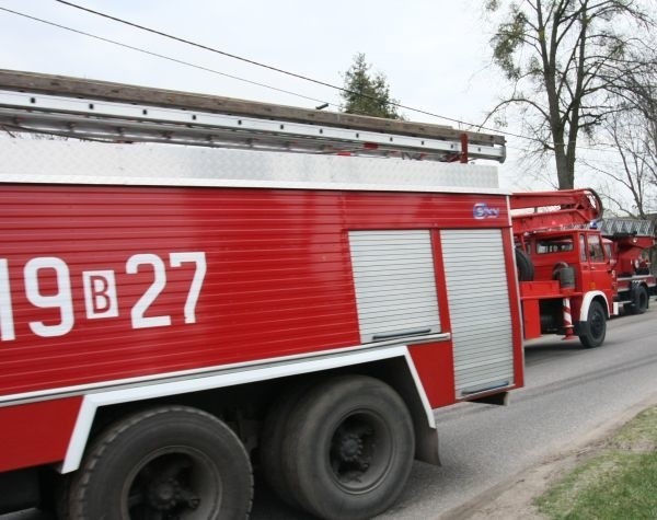 Po zderzeniu auto osobowe zapaliło się.