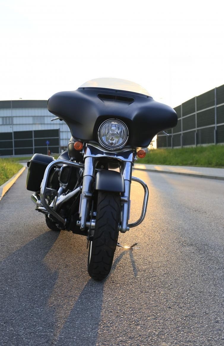 Testujemy: Harley-Davidson Street Glide - nowoczesny...