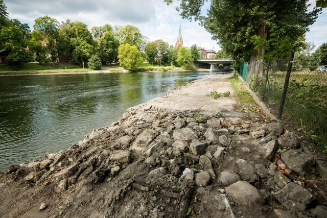 W lipcu rozpoczęła się modernizacja odcinka bulwarów pomiędzy mostem Bernardyńskim, a ul. Uroczą.