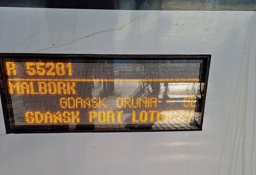 Pierwszy rozkładowy pociąg elektryczny pojechał Pomorską Koleją Metropolitalną