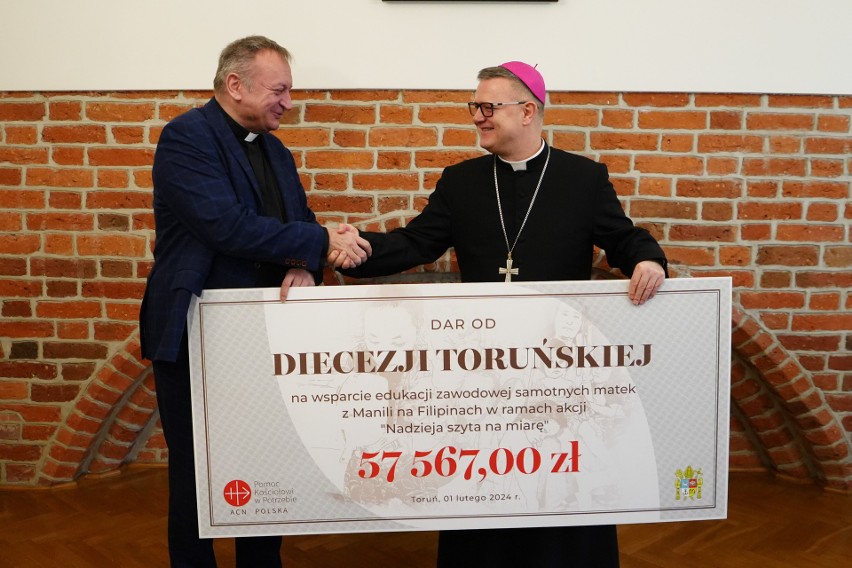 Ordynariusz diecezji toruńskiej ksiądz biskup Wiesław...