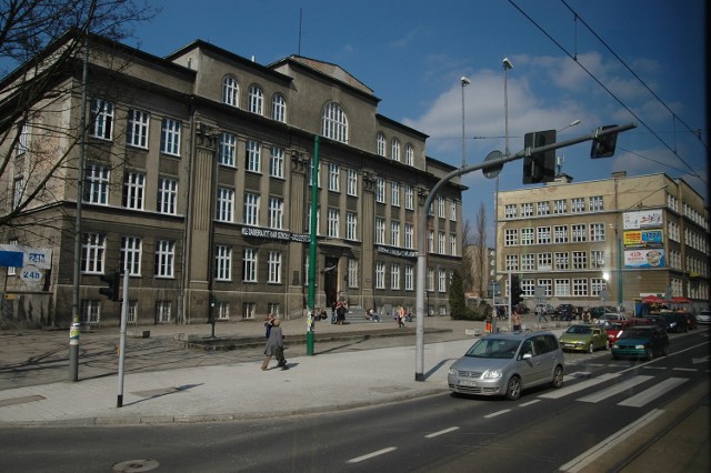 VIII LO wyprowadzi się z Głogowskiej na ulicę Cegielskiego. Na nic zdały się protesty uczniów i absolwentów. Bojkot mszy ma być ostatnim