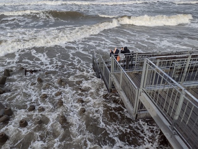 Tak wyglądała plaża w Łazach podczas ostatnich sztormów