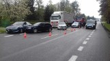 Wypadek w Lasach. Kierująca volkswagenem wjechała w nieoznakowany radiowóz