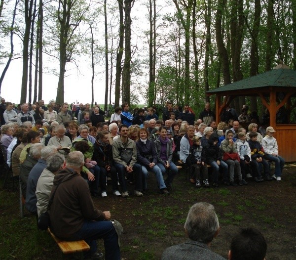 Na majówce w lesie Mosacz zgromadziło się ponad 280 osób