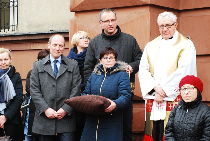 Ruda Śląska: Nowe autobusy trafiły do niepełnosprawnych