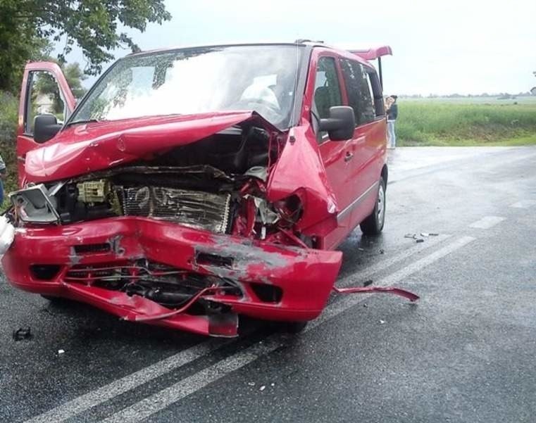 Dramatyczne wypadki drogowe w naszym regionie [zdjęcia z czerwca 2012 roku]