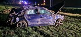 Poważny wypadek w Dolsku. Samochód dachował. Zobacz zdjęcia