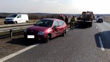 Wypadek na DK 1 w Markowicach. Trzy osoby trafiły do szpitala, ruch w kierunku Katowic odbywa się tylko jednym pasem