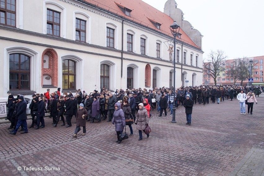 Stargard bez prezydenta. Ostatnie pożegnanie: msza w kolegiacie, kondukt żałobny, pogrzeb [zdjęcia]