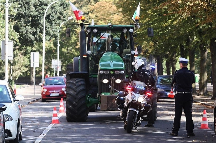Traktory sparaliżowały centrum Szczecina